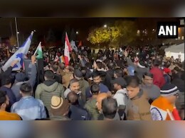 कनाडाई हिंदुओं ने निकाली विशाल रैली, मंदिरों पर हमलों का किया विरोध कनाडाई हिंदुओं ने निकाली विशाल रैली, मंदिरों पर हमलों का किया विरोध