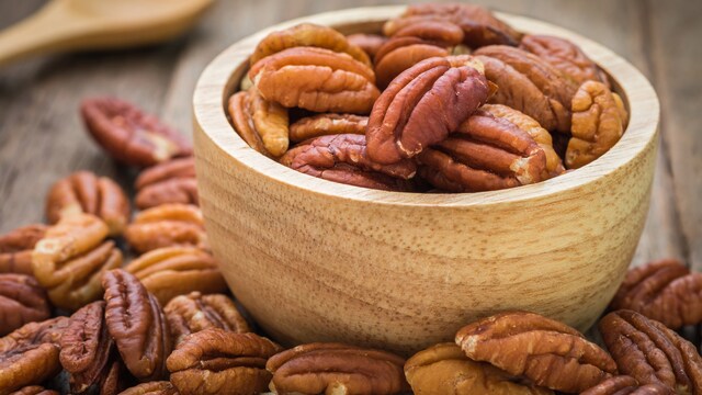 With a good amount of dietary fibre, pecans support healthy digestion