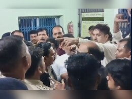 Balodabazar: बीजेपी नेताओं की देर रात कथित शराब पार्टी से बवाल, रोकने पहुंचे थानेदार सहित कांस्टेबल सस्पेंड Balodabazar: बीजेपी नेताओं की देर रात कथित शराब पार्टी से बवाल, रोकने पहुंचे थानेदार सहित कांस्टेबल सस्पेंड