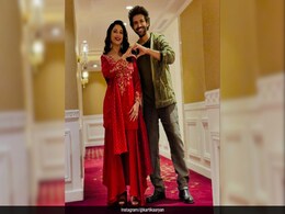 Like Kartik Aaryan And Madhuri Dixit Eating Street Food, 5 Top <i>Vada Pav</i> Joints In  Mumbai Like Kartik Aaryan And Madhuri Dixit Eating Street Food, 5 Top <i>Vada Pav</i> Joints In  Mumbai