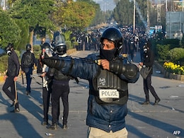 5 Killed As Thousands Of Imran Khan's Supporters Clash With Cops In Pakistan 5 Killed As Thousands Of Imran Khan's Supporters Clash With Cops In Pakistan