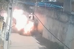 1 Killed, 6 Injured in 'Onion Bomb' Blast in Andhra Pradesh 1 Killed, 6 Injured in 'Onion Bomb' Blast in Andhra Pradesh