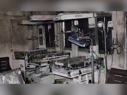 झांसी हादसा:  अपने बच्चा नहीं मिला, दूसरे बच्चों को बचाता रहा वो... जरा इस पिता का दर्द देखिए झांसी हादसा:  अपने बच्चा नहीं मिला, दूसरे बच्चों को बचाता रहा वो... जरा इस पिता का दर्द देखिए
