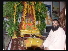 Govardhan Puja: ग्वालियर के इस मंदिर में 500 वर्षों से हो रही है गोवर्धन पूजा, लक्ष्मीबाई से है ये कनेक्शन Govardhan Puja: ग्वालियर के इस मंदिर में 500 वर्षों से हो रही है गोवर्धन पूजा, लक्ष्मीबाई से है ये कनेक्शन
