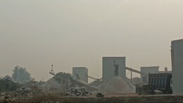 सरकार के बंद करने के आदेश के बाद भी चल रहे क्रशर प्लांट, प्रशासन ने छापे मार कर की कार्रवाई&nbsp;