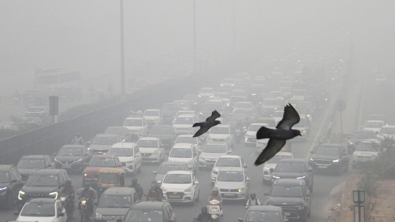 AQI में दिखा सुधार तो सरकार ने लोगों को दी राहत, अब दिल्ली में एंट्री कर सकेंगे BS-VI से नीचे वाले वाहन