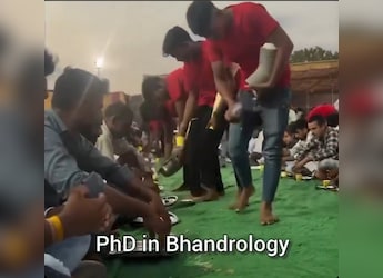 Viral Video: 'Lightning-Fast' Food Service At A Bhandara Divides The Internet Viral Video: 'Lightning-Fast' Food Service At A Bhandara Divides The Internet