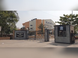 CG एम्स में रैगिंग: बेहोश होकर छात्राओं के गिरने का दावा, ठंड में बाहर घुमाया छात्रों को, प्रशासन चुप