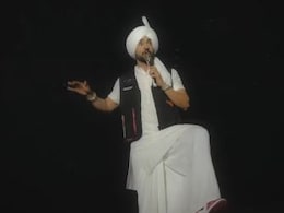 Diljit Dosanjh Calls Out Telangana Government's Double Standards During Concert: "<i>Bahar Se Kalakaar Ayega, Jo Marzi Gaa Ke Jaye</i>" Diljit Dosanjh Calls Out Telangana Government's Double Standards During Concert: "<i>Bahar Se Kalakaar Ayega, Jo Marzi Gaa Ke Jaye</i>"