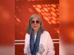 When Zeenat Aman Talked About Life Post Leaving Her Ex-Husband Mazhar Khan: "Every Penny Was Taken By His Mother And Sister" When Zeenat Aman Talked About Life Post Leaving Her Ex-Husband Mazhar Khan: "Every Penny Was Taken By His Mother And Sister"