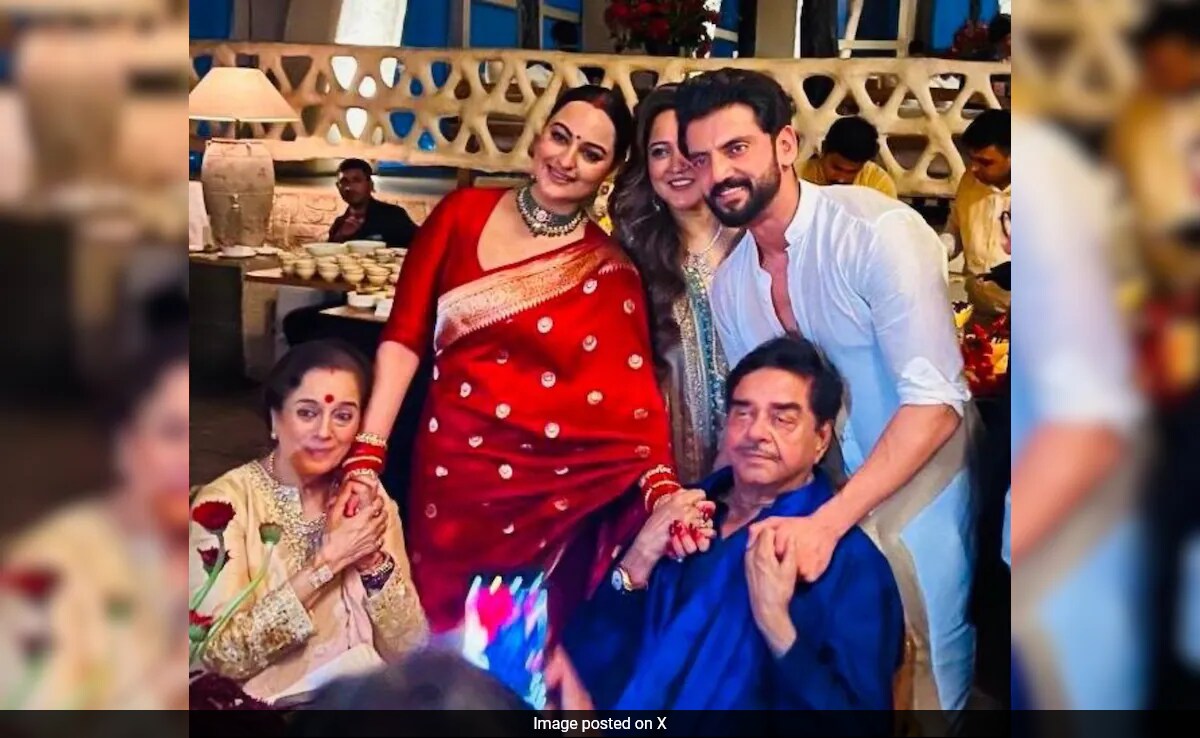 <i>The Great Indian Kapil Show</i>: Shatrughan Sinha Recalls First Meeting With Wife Poonam Sinha: "<i>Yeh Ro Rahi Thi</i>"