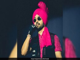 Viral: Diljit Dosanjh's Fans Watch His Concert From Their Hotel Balcony "Without Tickets". Singer Reacts Viral: Diljit Dosanjh's Fans Watch His Concert From Their Hotel Balcony "Without Tickets". Singer Reacts