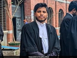 बांग्लादेश में हिंदू पुजारी की गिरफ्तारी को लेकर हुई झड़प में वकील की मौत, जांच के दिए गए आदेश बांग्लादेश में हिंदू पुजारी की गिरफ्तारी को लेकर हुई झड़प में वकील की मौत, जांच के दिए गए आदेश