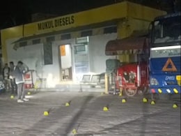 Bike-Borne Men Fire 16 Rounds At Delhi Petrol Pump, 1 Injured Bike-Borne Men Fire 16 Rounds At Delhi Petrol Pump, 1 Injured