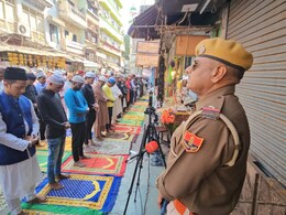 विवाद के बाद अजमेर दरगाह में कड़ी सुरक्षा के बीच जुम्मे की नमाज, धर्मगुरु बोलें- आप कुछ भी लिखे इससे हमें क्या?