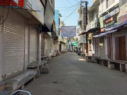 जहाजपुर में 5 दिन से कारोबार ठप, रोजमर्रा की चीजों की भी नहीं हो रही सप्लाई, जानिए क्यों बंद है बाजार