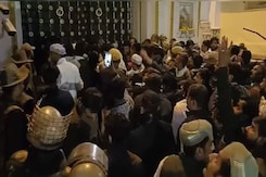 Clashes At Udaipur Palace Gates Over New Maharana's Face-Off With Cousin Clashes At Udaipur Palace Gates Over New Maharana's Face-Off With Cousin