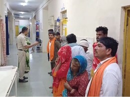 निर्माणाधीन पुल के पास नहीं लगा था इंडिकेटर, बाइक से पानी में गिरे तीन लोग, एक की मौत, 2 घायल