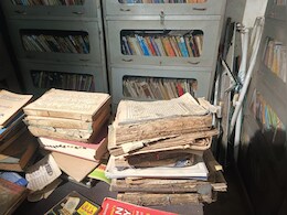 संकट में भोपाल का 'ज्ञान'! इकबाल लाइब्रेरी की 80 हजार किताबें खत्म, बची 70 हजार भी बदहाल संकट में भोपाल का 'ज्ञान'! इकबाल लाइब्रेरी की 80 हजार किताबें खत्म, बची 70 हजार भी बदहाल