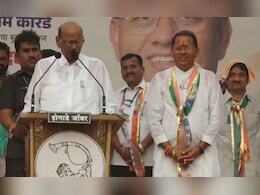 शरद पवारांची पुन्हा भर पावसात सभा, भिजतच ठोकलं भाषण