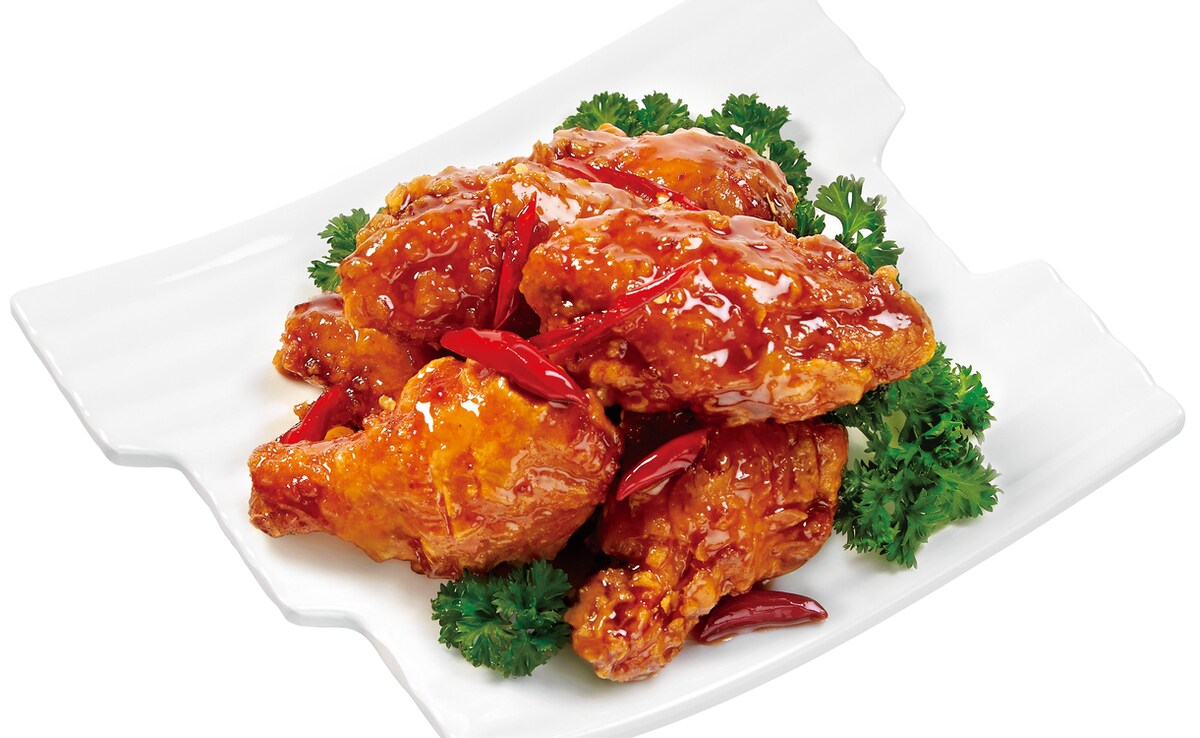 Korean chicken wings and other Korean delicacies are too good to miss.
