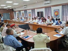 एक्सीडेंट में 16 लोगों की मौत के बाद जागा सीकर प्रशासन, सड़क हादसा रोकने के लिए बनाए कई नियम एक्सीडेंट में 16 लोगों की मौत के बाद जागा सीकर प्रशासन, सड़क हादसा रोकने के लिए बनाए कई नियम