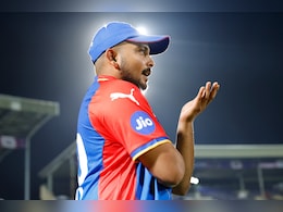 टीम इंडिया के वैसे 5 क्रिकेटर जो खेल से ज्यादा अपनी बदमाशियों के लिए हुए बदनाम टीम इंडिया के वैसे 5 क्रिकेटर जो खेल से ज्यादा अपनी बदमाशियों के लिए हुए बदनाम