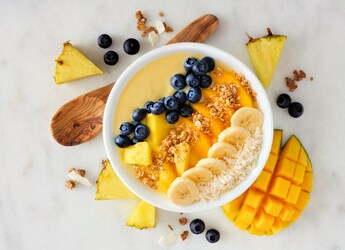How Fruit Bowls With Yoghurt May Be Actually Destroying Your Gut Health How Fruit Bowls With Yoghurt May Be Actually Destroying Your Gut Health