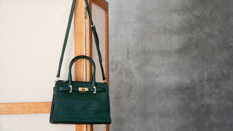 हो जाएं स्टाइलिश, इन ट्रेंडी हैंडबैग के साथ, कम दाम में मिल रही है बेहतरीन क्वालिटी हो जाएं स्टाइलिश, इन ट्रेंडी हैंडबैग के साथ, कम दाम में मिल रही है बेहतरीन क्वालिटी