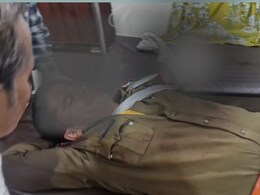 शव बरामद करने रेलवे ट्रैक पर पहुंचे ASI और पायलट के साथ बड़ा हादसा, ट्रेन की चपेट में आने से कटा हाथ