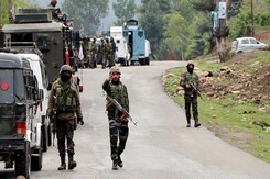 2 Migrant Workers From UP Shot At In Terrorist Attack In J&K's Budgam 2 Migrant Workers From UP Shot At In Terrorist Attack In J&K's Budgam