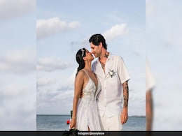 13 Years Of Marriage And 3 Children Later, Sunny Leone Says "I Do" To Husband Daniel Weber Once Again In Maldives 13 Years Of Marriage And 3 Children Later, Sunny Leone Says "I Do" To Husband Daniel Weber Once Again In Maldives