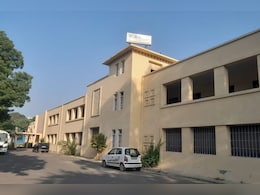 Rajasthan: अब 'अजयमेरु' के नाम से जाना जाएगा अजमेर का 'खादिम' होटल, देवनानी के निर्देश पर आदेश जारी Rajasthan: अब 'अजयमेरु' के नाम से जाना जाएगा अजमेर का 'खादिम' होटल, देवनानी के निर्देश पर आदेश जारी