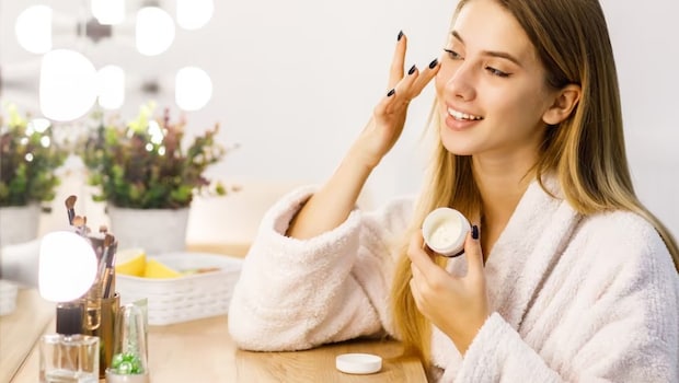 Top Deals On Lakm Skincare And Makeup From Myntra