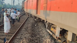 3 Coaches Of Secunderabad-Shalimar Superfast Express Derail Near Howrah