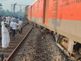 3 Coaches Of Secunderabad-Shalimar Superfast Express Derail Near Howrah 3 Coaches Of Secunderabad-Shalimar Superfast Express Derail Near Howrah