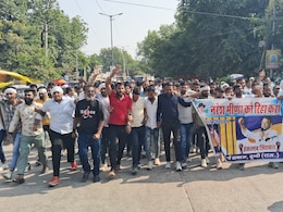 नरेश मीणा की रिहाई को लेकर मीणा समाज का उग्र प्रदर्शन, कहा- DM, SP पर कार्रवाई नहीं हुई तो सरकार की फिल्म बना देंगे नरेश मीणा की रिहाई को लेकर मीणा समाज का उग्र प्रदर्शन, कहा- DM, SP पर कार्रवाई नहीं हुई तो सरकार की फिल्म बना देंगे