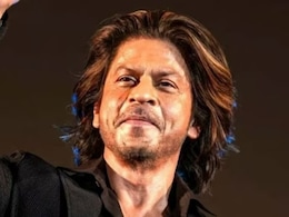 वही स्टाइल वही अंदाज, शाहरुख खान के इस हमशक्ल को देख लोग बोले- ये तो असली SRK से ज्यादा असली है वही स्टाइल वही अंदाज, शाहरुख खान के इस हमशक्ल को देख लोग बोले- ये तो असली SRK से ज्यादा असली है