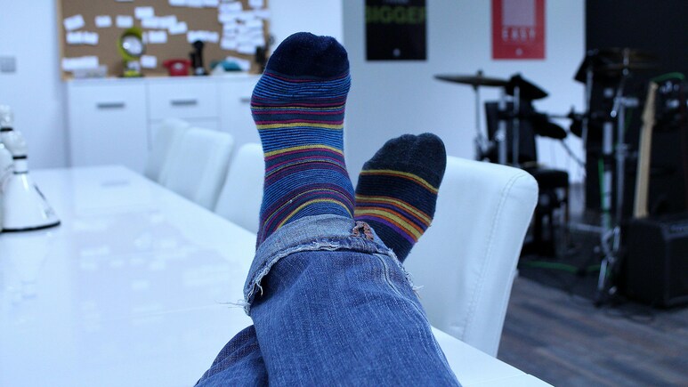 इस सर्दी आपको छू नहीं पाएगी ठंड, ये वुलन सॉक्स है बेहद वार्म, बना लें इन्हें अपना इस सर्दी आपको छू नहीं पाएगी ठंड, ये वुलन सॉक्स है बेहद वार्म, बना लें इन्हें अपना