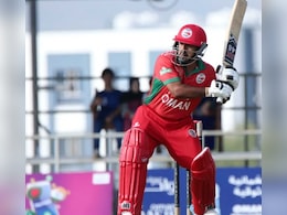 OMG, T20I में ओमान के खिलाड़ी ने वर्ल्ड रिकॉर्ड तोड़ मचाई खलबली, विश्व क्रिकेट चौंका OMG, T20I में ओमान के खिलाड़ी ने वर्ल्ड रिकॉर्ड तोड़ मचाई खलबली, विश्व क्रिकेट चौंका