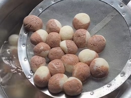 रसगुल्ला खाने के हैं शौकीन तो दिल थाम कर देखें ये वायरल वीडियो, जिसे मिले 7 लाख से ज्यादा व्यूज रसगुल्ला खाने के हैं शौकीन तो दिल थाम कर देखें ये वायरल वीडियो, जिसे मिले 7 लाख से ज्यादा व्यूज