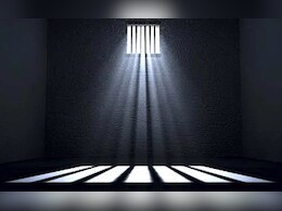 केरल: सौतेली बेटी से दुष्कर्म करने वाले पिता को कोर्ट ने सुनाई 141 साल की सजा केरल: सौतेली बेटी से दुष्कर्म करने वाले पिता को कोर्ट ने सुनाई 141 साल की सजा