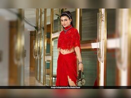 <i>Fabulous Lives vs Bollywood Wives</i> Star Shalini Passi On What MF Hussain Said Before Designing Her Wedding Card: "I'll See The Girl And Then I'll Paint" <i>Fabulous Lives vs Bollywood Wives</i> Star Shalini Passi On What MF Hussain Said Before Designing Her Wedding Card: "I'll See The Girl And Then I'll Paint"