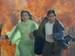 Shah Rukh Khan's <i>Dil Se</i> Co-Star Manisha Koirala Reveals Film's Script Was Changed Last Minute: "In The Original Version, He Lets Her Die" Shah Rukh Khan's <i>Dil Se</i> Co-Star Manisha Koirala Reveals Film's Script Was Changed Last Minute: "In The Original Version, He Lets Her Die"