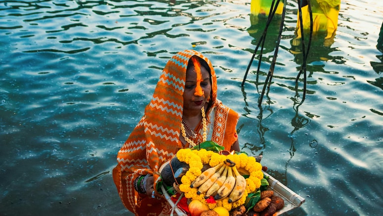 EXCLUSIVE: सांप सामने आया, लेकिन मां की आस्था ने बचा लिया, इस एक्टर ने सुनाई छठ पूजा से जुड़ी दिल छू लेने वाली कहानी EXCLUSIVE: सांप सामने आया, लेकिन मां की आस्था ने बचा लिया, इस एक्टर ने सुनाई छठ पूजा से जुड़ी दिल छू लेने वाली कहानी