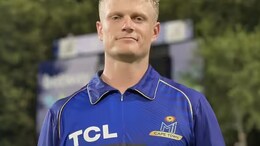 IPL 2025 Auction : मुंबईला मिळाला नवा विकेटकिपर, 1 कोटींच्या बोलीवर घेतलेला रिकल्टन आहे तरी कोण?