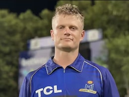 IPL 2025 Auction : मुंबईला मिळाला नवा विकेटकिपर, 1 कोटींच्या बोलीवर घेतलेला रिकल्टन आहे तरी कोण?