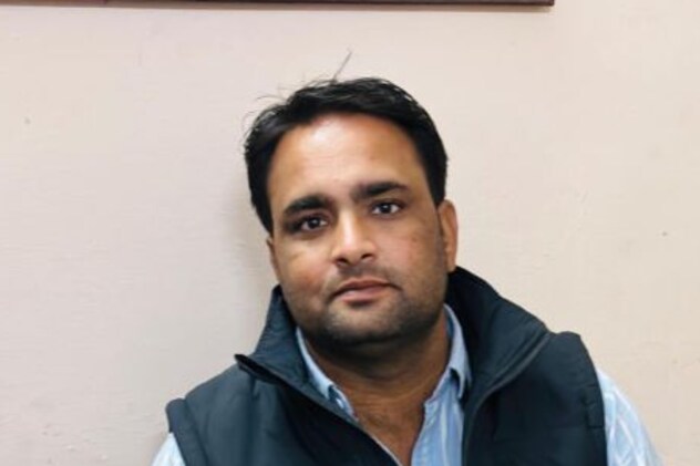 पकड़े गए पटवारी की तस्वीर पकड़े गए पटवारी की तस्वीर