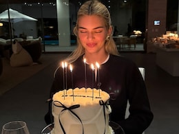 Kendall Jenner Turns 29 With "Witches Don't Age" Cake And More Such Delights Kendall Jenner Turns 29 With "Witches Don't Age" Cake And More Such Delights