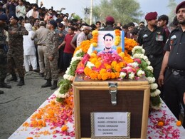 राजस्थान के अग्निवीर जितेंद्र सिंह तंवर को 6 महीने बाद मिला शहीद का दर्जा, परिवार के खाते में आए 2 करोड़ रुपये राजस्थान के अग्निवीर जितेंद्र सिंह तंवर को 6 महीने बाद मिला शहीद का दर्जा, परिवार के खाते में आए 2 करोड़ रुपये